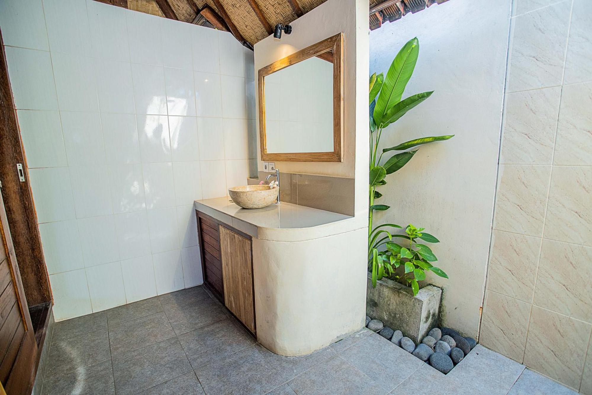 The Parnas Hotel Nusa Lembongan  Bagian luar foto