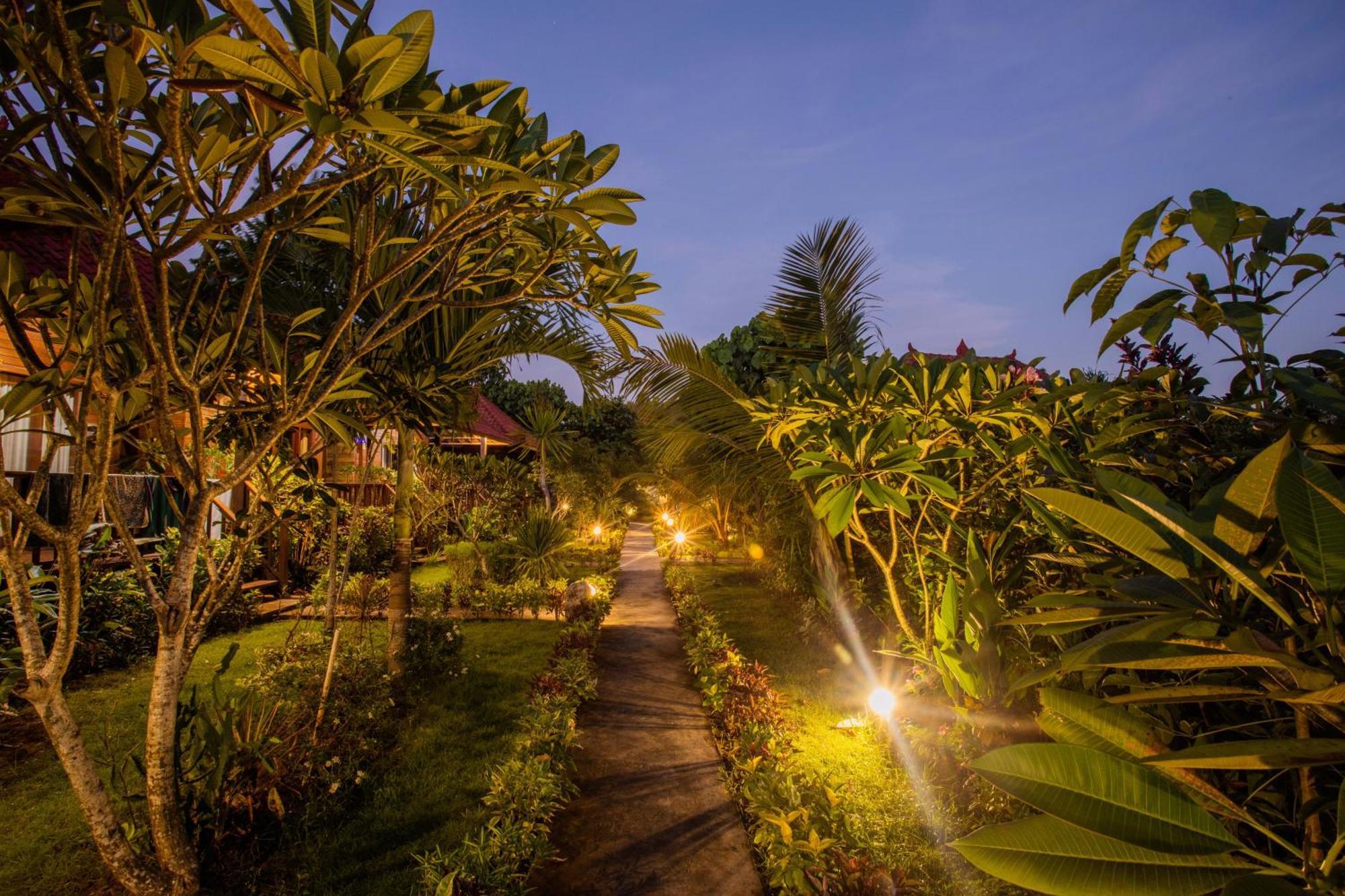 The Parnas Hotel Nusa Lembongan  Bagian luar foto